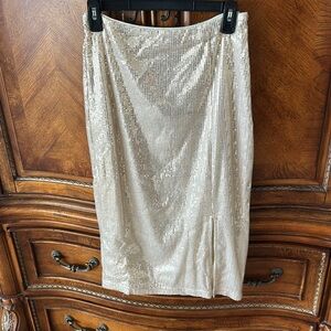 Gold sequence, pencil skirt with side slit